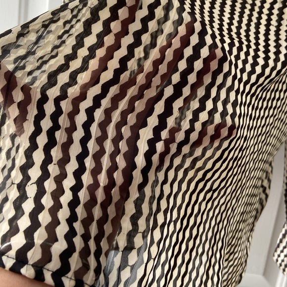 H&M Chevron Stripe Sheer Tunic Blouse, sz L black gray white - Picture 7 of 11